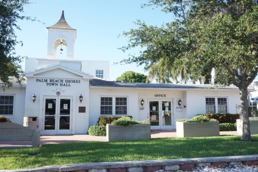 The Beach House At Seascape Steps From The Beach, Marina And Shops! West Palm Beach Extérieur photo