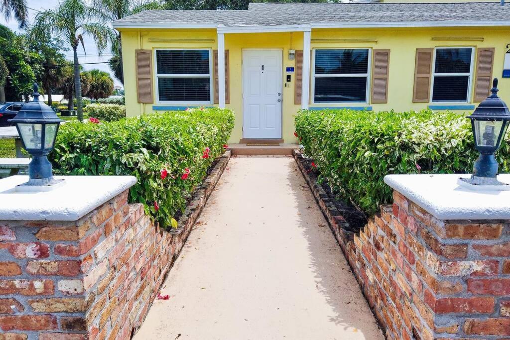 The Beach House At Seascape Steps From The Beach, Marina And Shops! West Palm Beach Extérieur photo